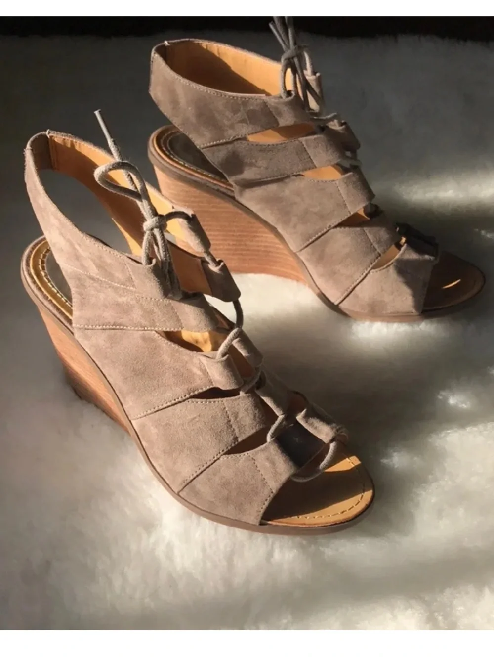Melrose & Market taupe wedge lace-up sandal 10